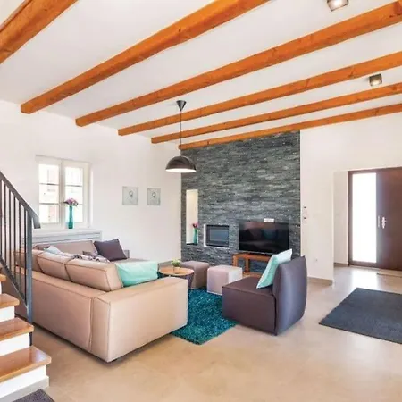 Villa San Kirin Comfortable Holiday *